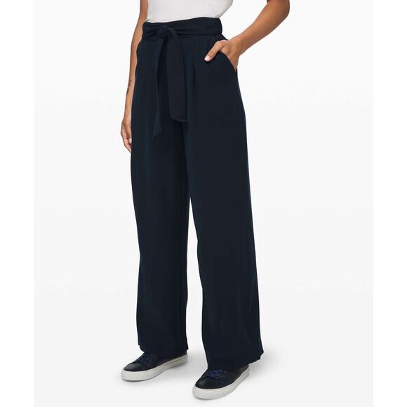 Lululemon Noir Pant True Navy Belted lagenlook office wear Women’s Size 8 - Picture 1 of 11